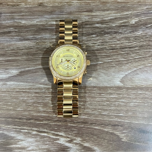 MICHAEL KORS GOLD WATCH WITH CRYSTAL DETAIL - Picture 5 of 11